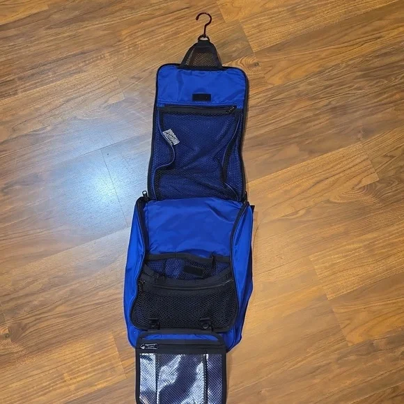 L.L. Bean Large Blue Hanging Toiletry Bag - Picture 3 of 11
